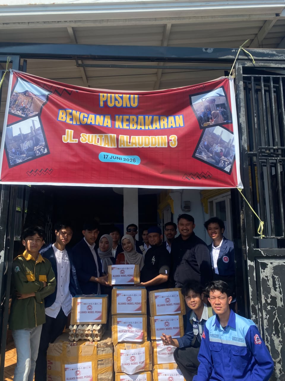 Aliansi Nobel Peduli Serahkan Bantuan untuk Korban Kebakaran Alauddin Tiga